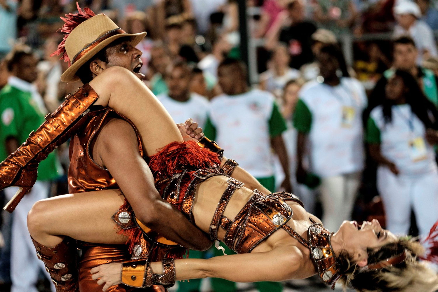 бразильском карнавале порно оргии фото 80