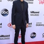 calvin-harris-bbmas-red-carpet-2015-billboard-400