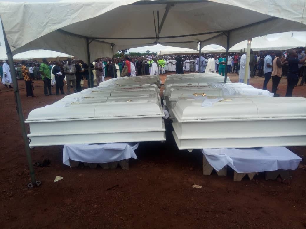 Fulani Caskets of the 2 Roman Catholic priests and 17 parishioners murdered by Fulani herdsmen in Benue on Tuesday, May 22, 2018 in Makurdi as they are given a mass burial| Twitter