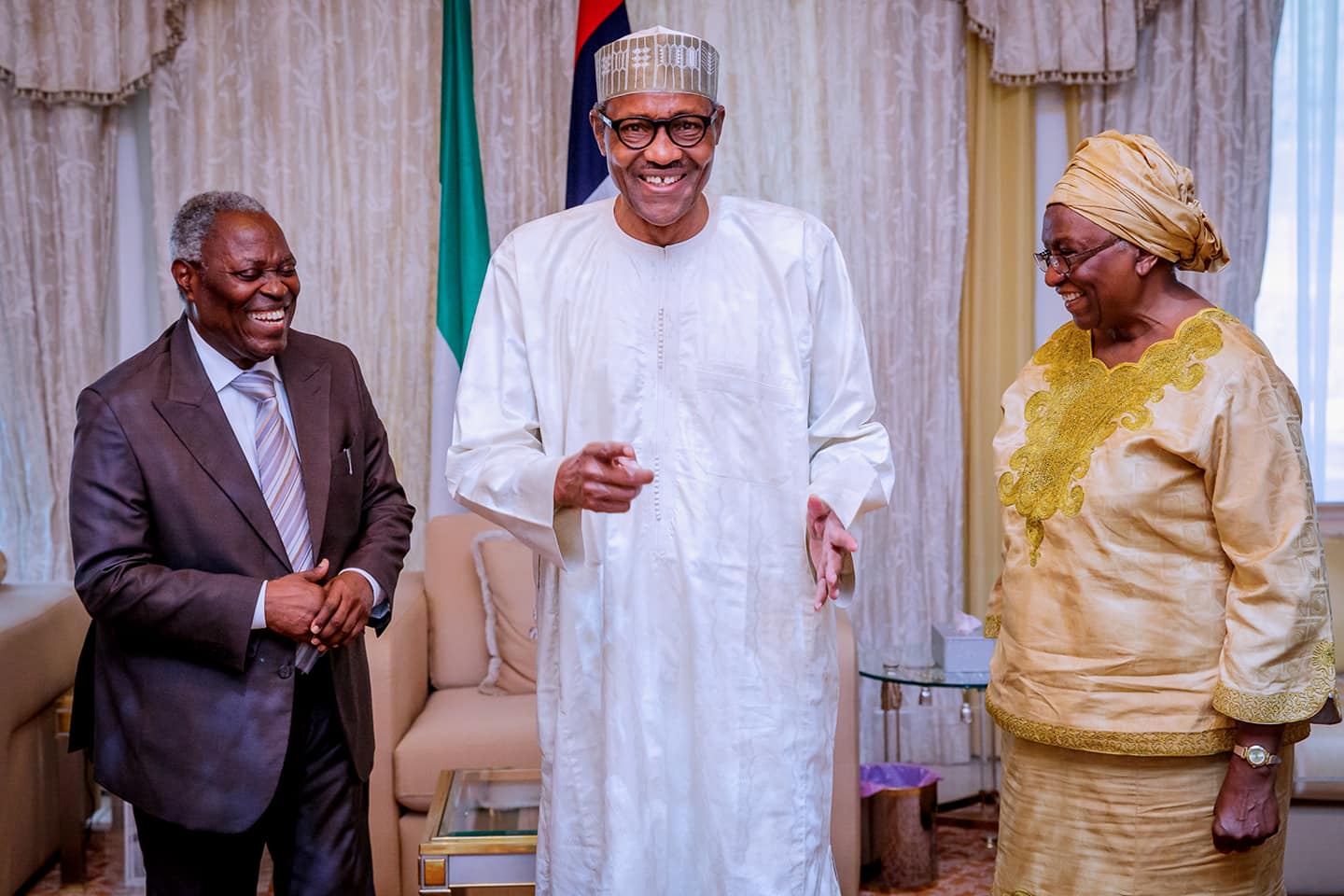 Kumuyi visits 2: President Buhari with R-L: Pastor Mrs Esther Kumuyi, Pastor W.F. Kumuyi, Pastor chike onwuasoanya and Pastor Samuel Afuwape as he receives in audience Pastor W.F. Kumuyi General Superintendent of Deeper Life Bible Church in State House on 1st Oct 2018