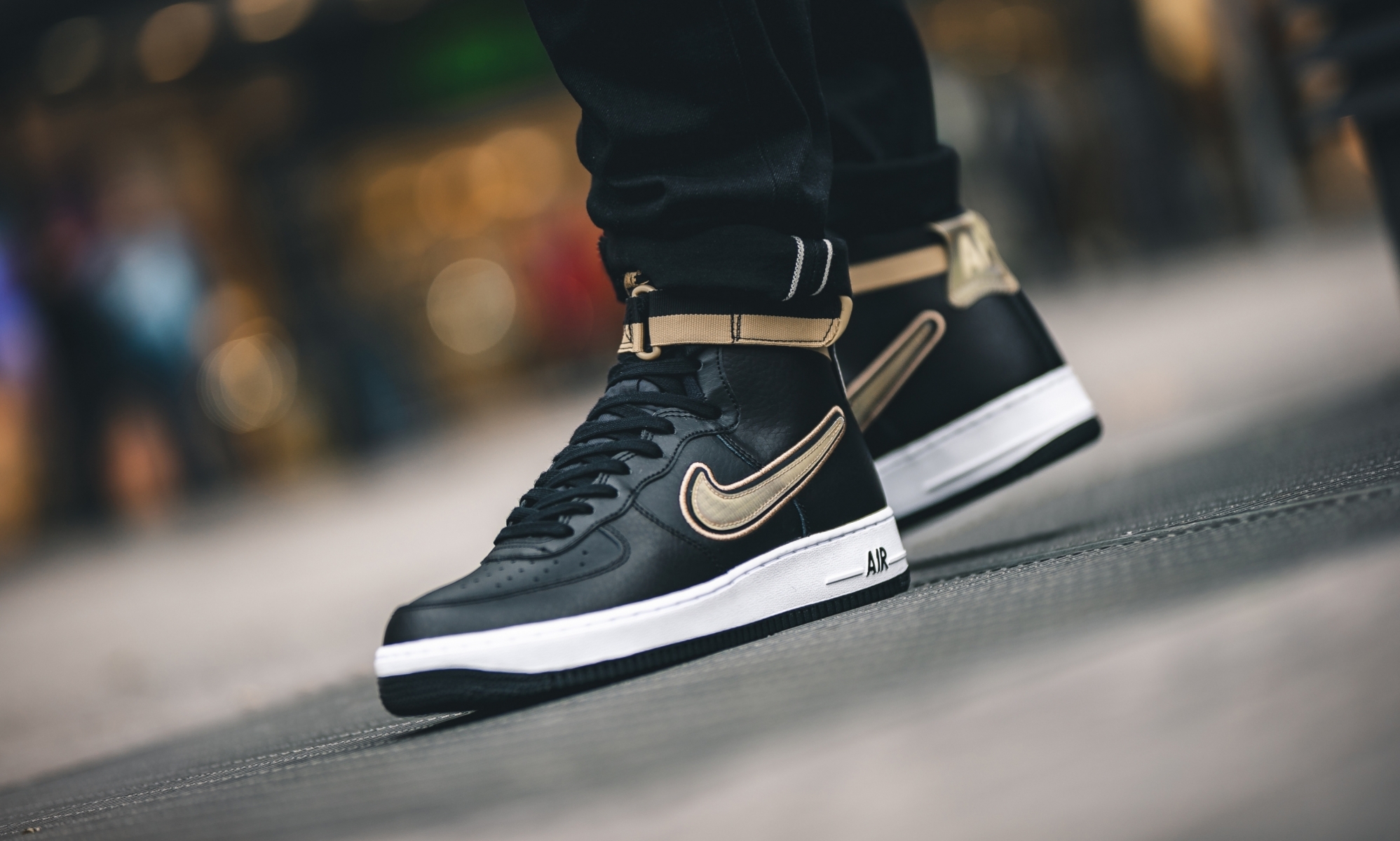 nike air force 1 high black gold