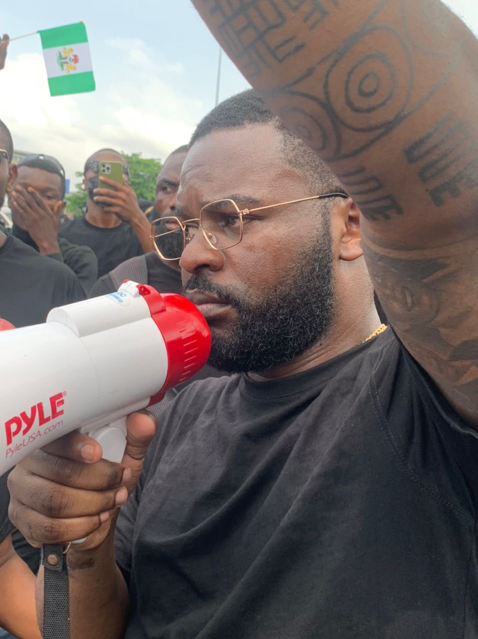 Bobrisky, The Lagos State High Court has ordered controversial social media critic Martin Otse, popularly known as VeryDarkMan, to remove alleged defamatory comments and videos he made about renowned human rights lawyer Femi Falana (SAN) and his son, Nigerian rapper and activist Folarin Falana, also known as Falz.