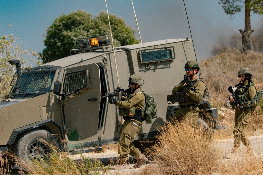 Lebanon, Israeli troops