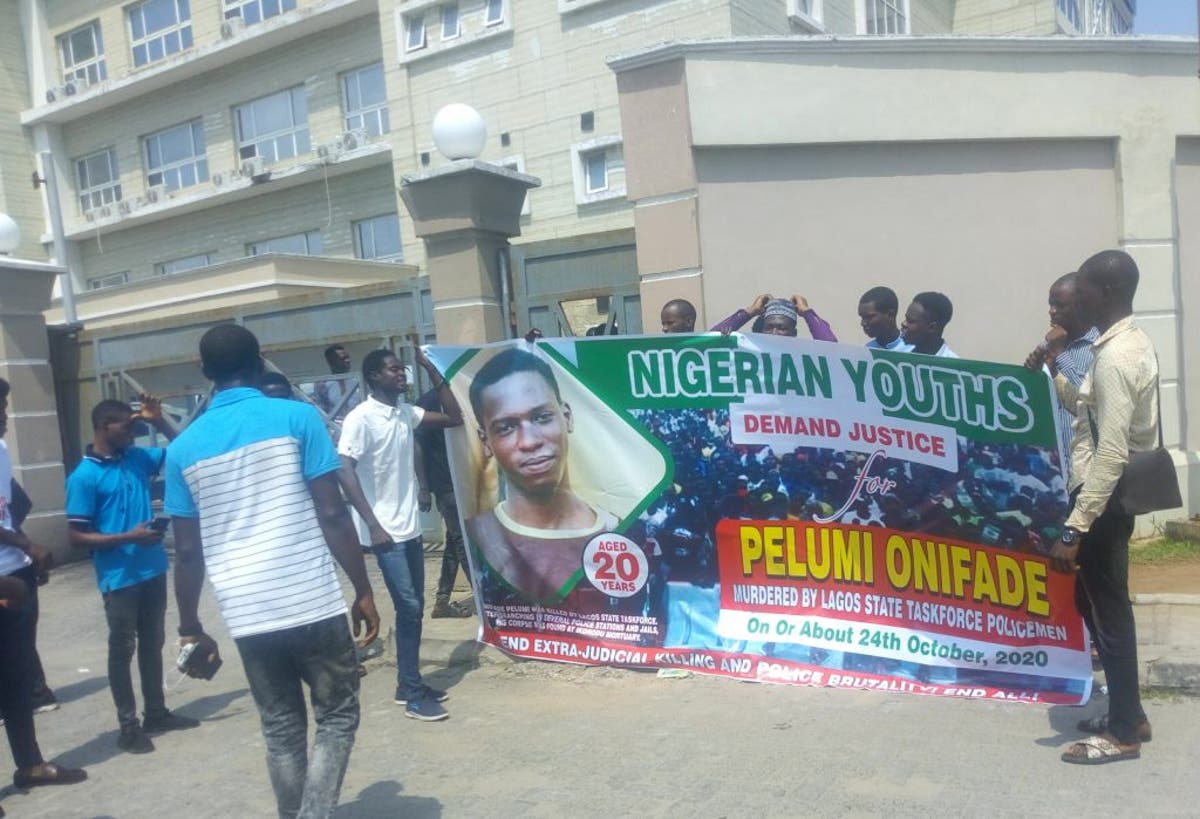 Members of the National Association of Nigerian Students (NANS) on Friday gathered at the gate of the Lagos Court of Arbitration, Lekki venue of the state’s judicial panel of inquiry on Police brutality and other related offences.