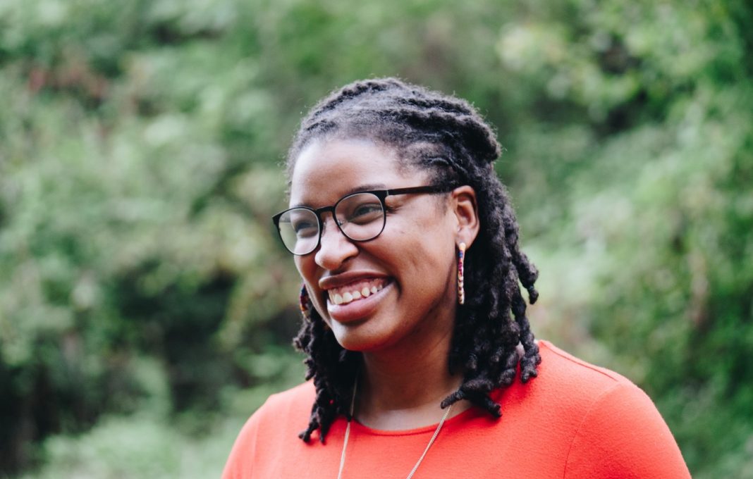 smiling woman black woman