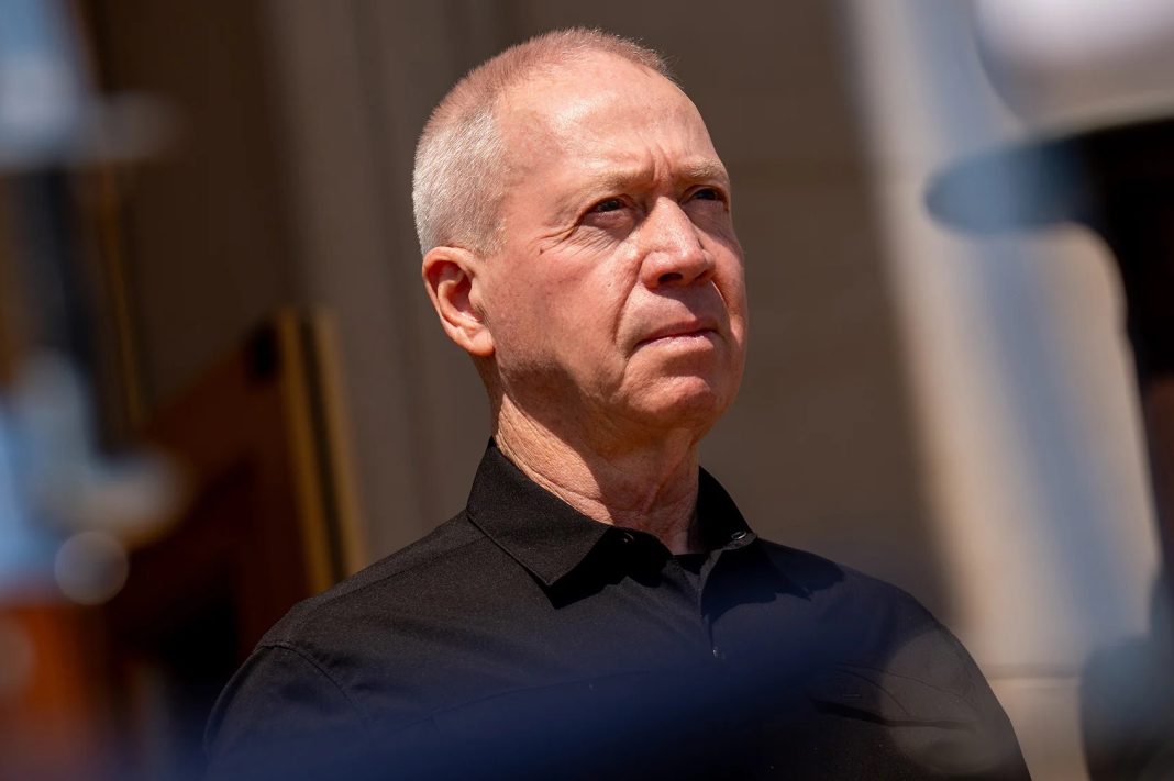 Israeli Defense Minister Yoav Gallant stand during an honour cordon at the Pentagon on June 25, 2024 in Arlington, Virginia. | Andrew Harnik/Getty Images